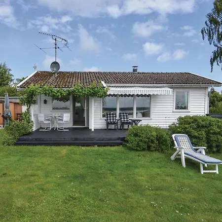 Three-bedroom Holiday In Nyaraló Grevinge