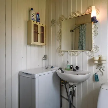 Three-bedroom Holiday In * Grevinge