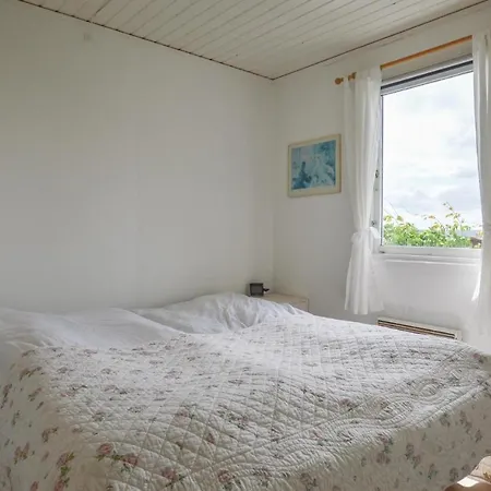 Nyaraló Three-bedroom Holiday In *