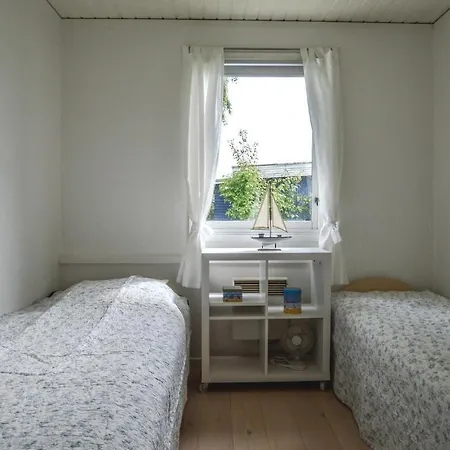 Three-bedroom Holiday In Grevinge