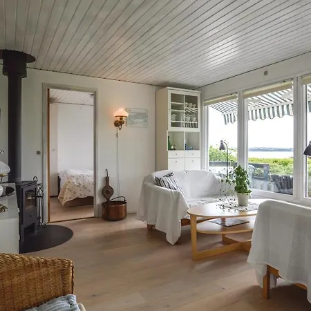 Three-bedroom Holiday In * Grevinge